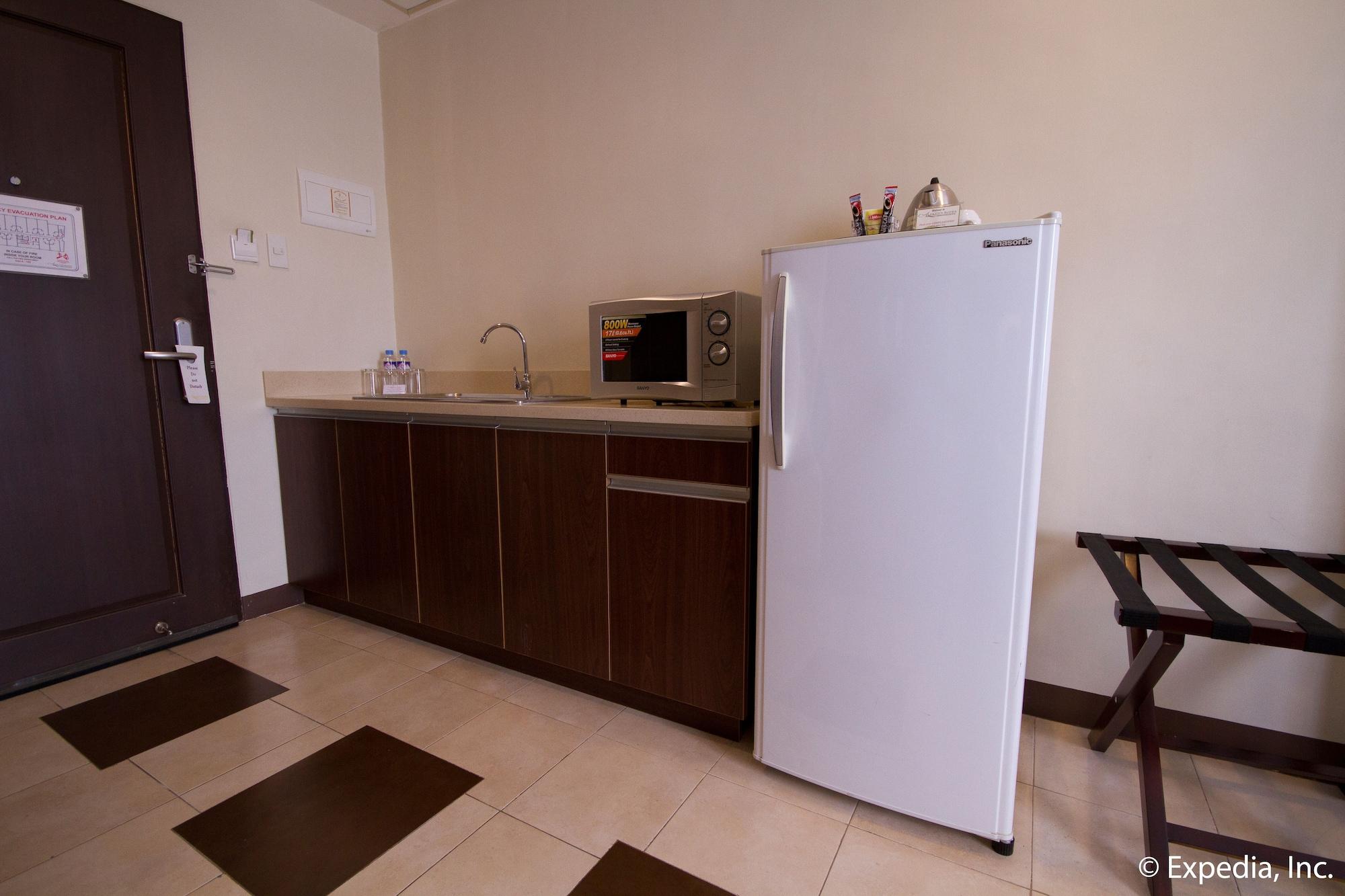 Alpa City Suites Hotel Cebu Екстериор снимка
