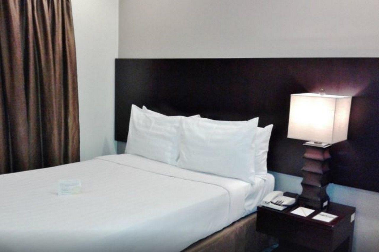 Alpa City Suites Hotel Cebu Екстериор снимка
