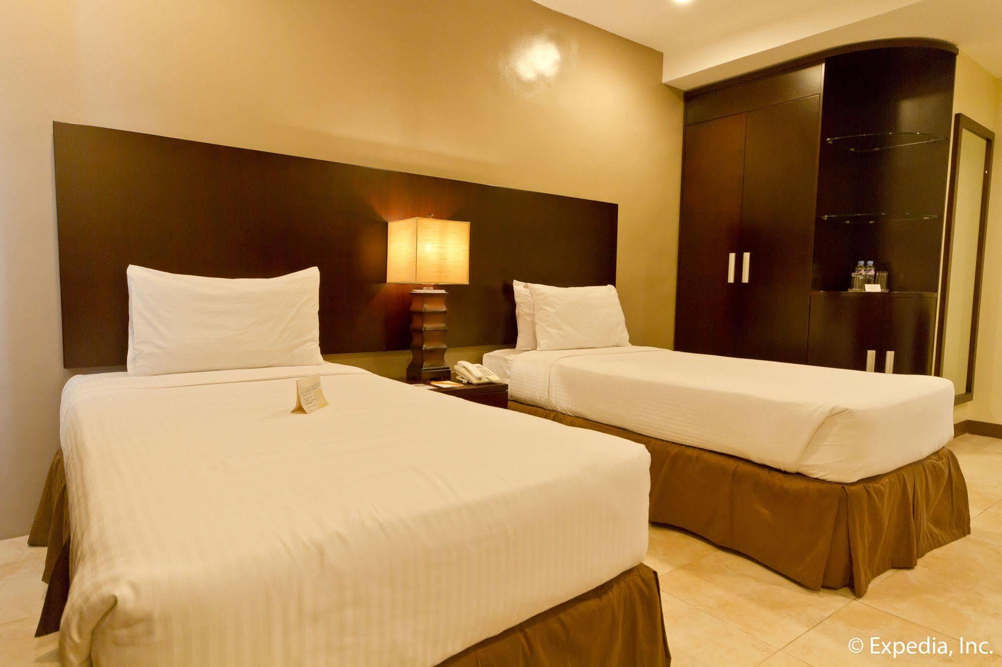 Alpa City Suites Hotel Cebu Екстериор снимка