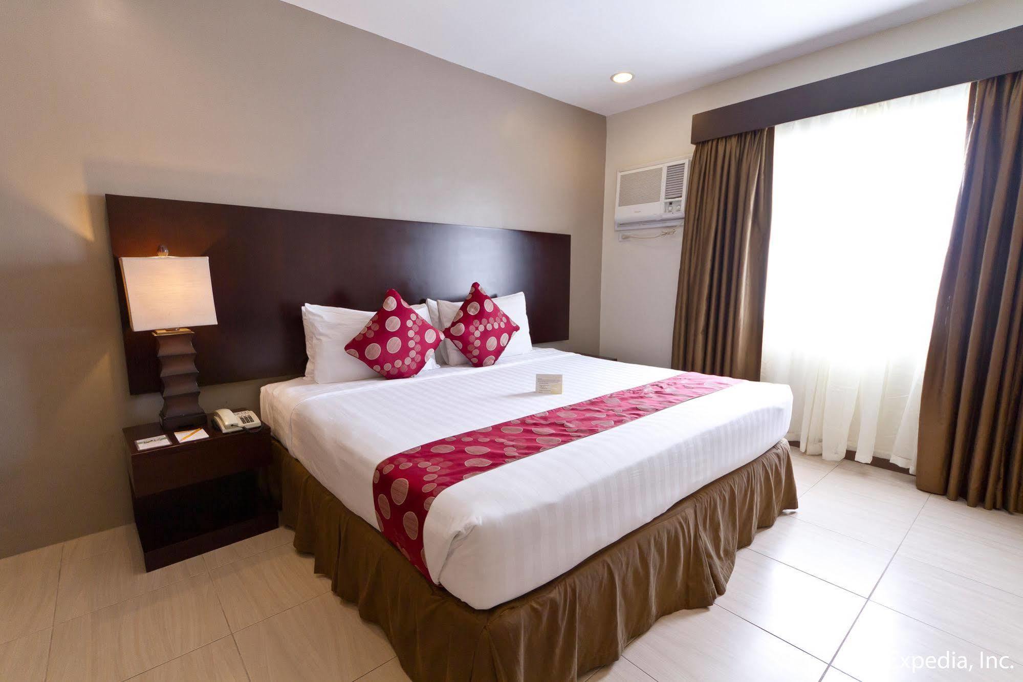 Alpa City Suites Hotel Cebu Екстериор снимка